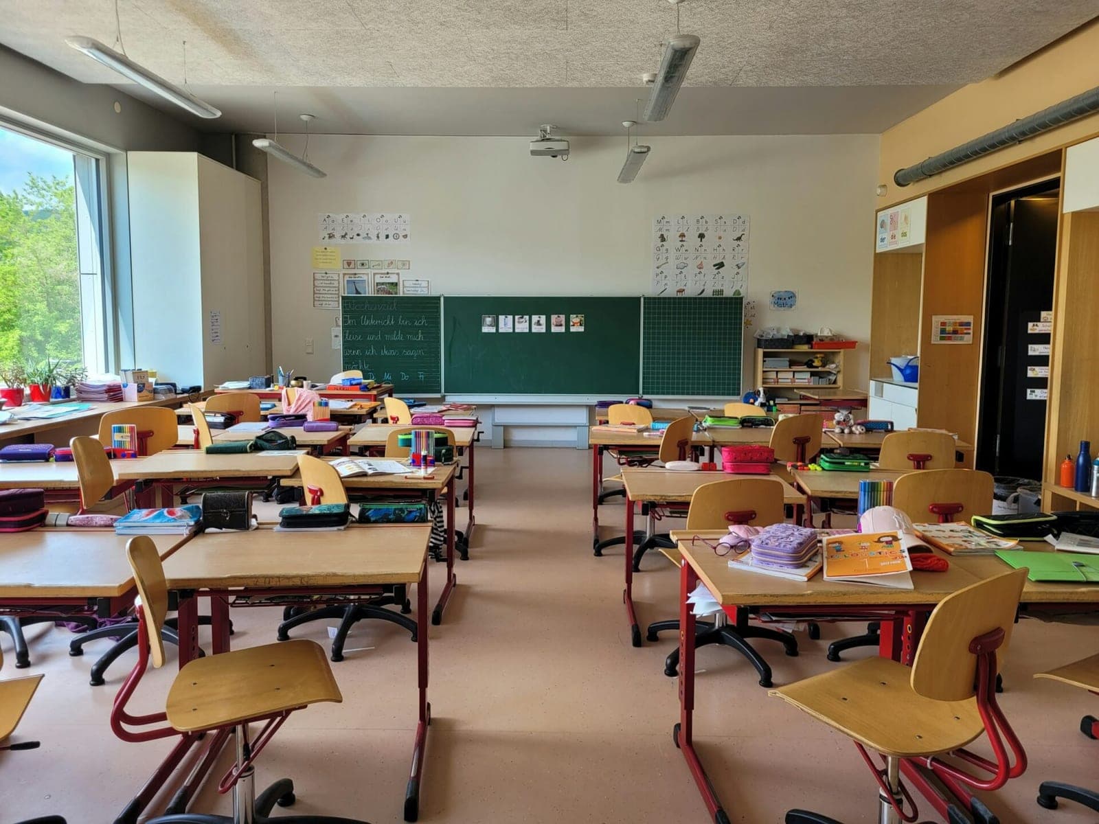 LVAT: tautinių mažumų mokyklose lietuvių kalbos pamokų negali būti mažiau nei gimtosios