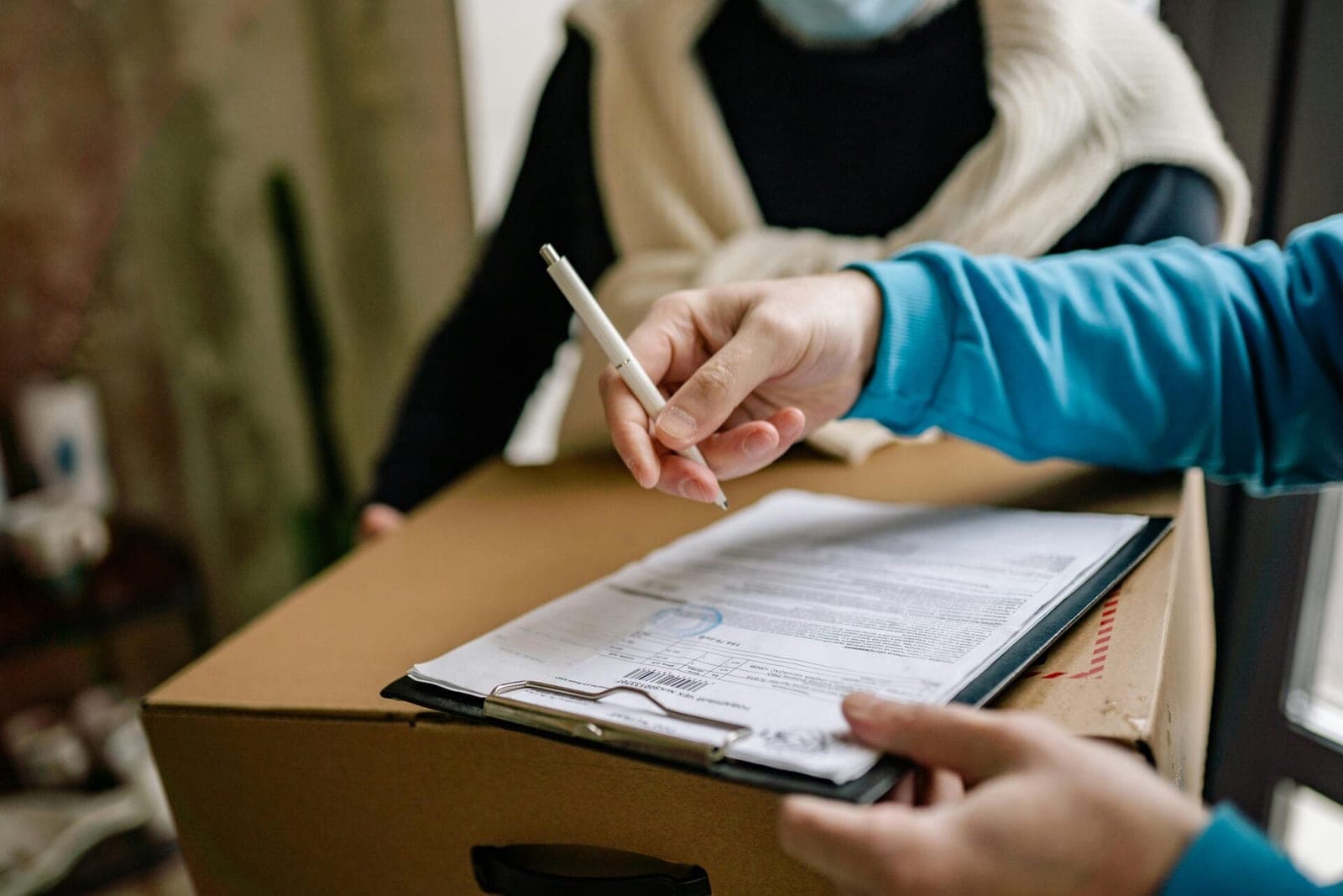 Dažnai tenka naudotis kurjerio paslaugomis? 6 faktai, kurių nežinojote apie šią profesiją