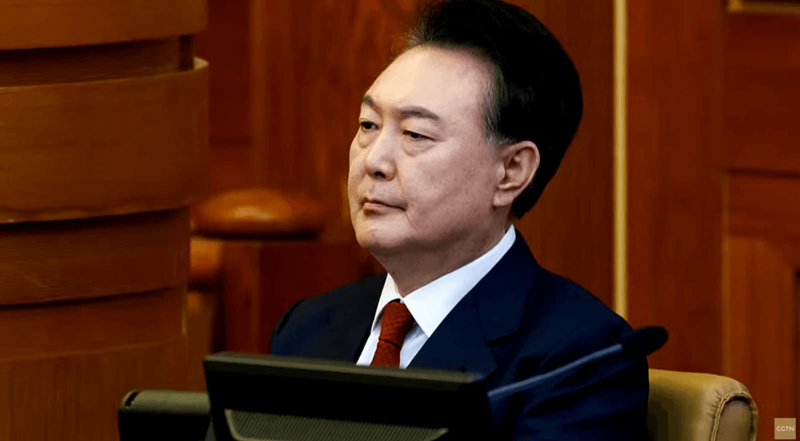 Buvęs Pietų Korėjos prezidentas Yoon Suk Yeol nuteistas kalėti iki gyvos galvos