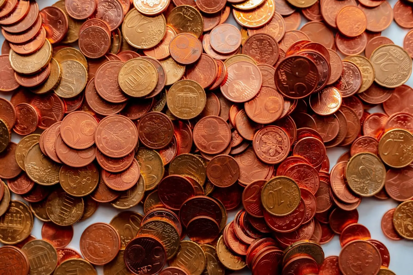 Einama link visuomenės be grynųjų: Seimas nusprendė atsisakyti 1 ir 2 euro centų monetų