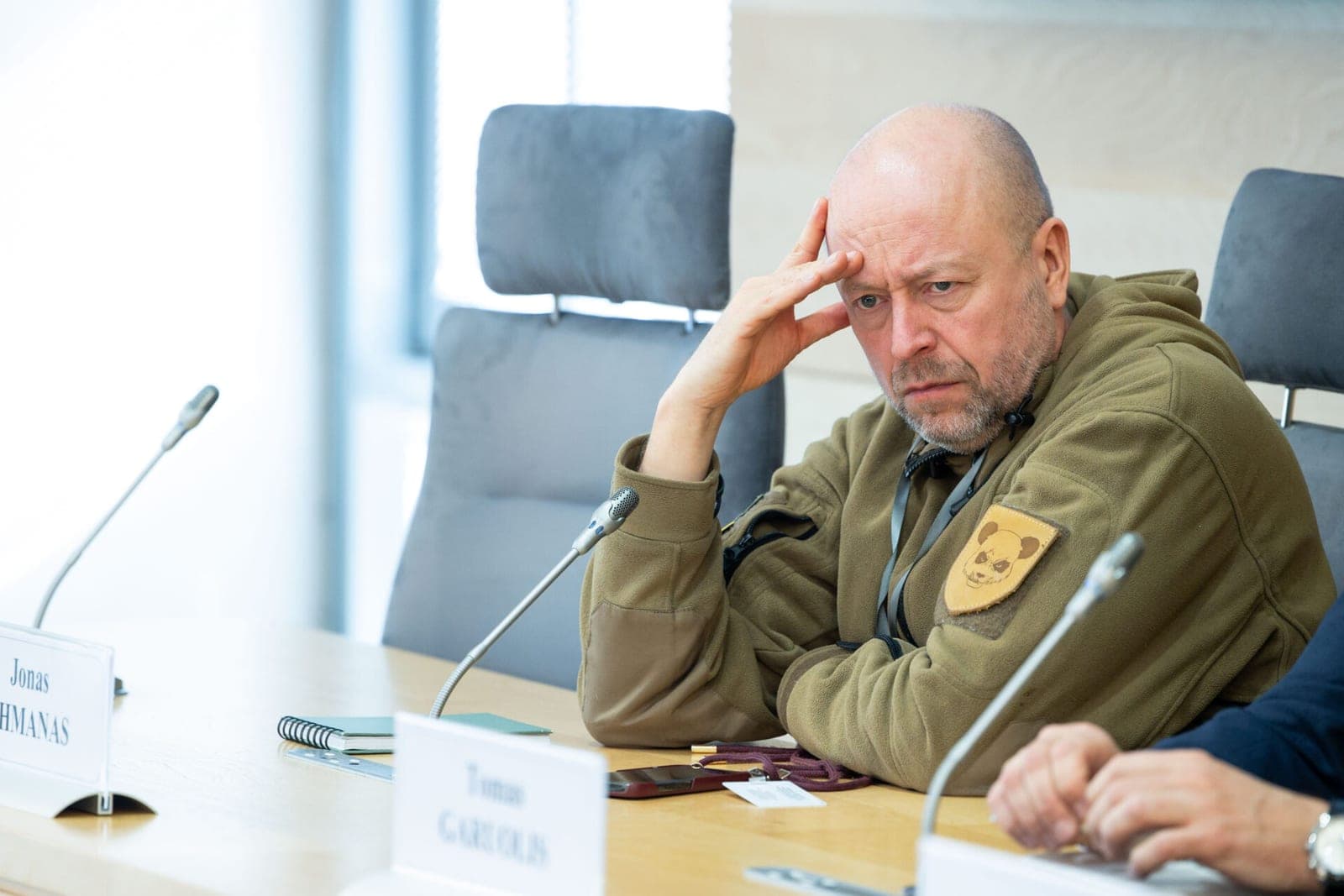 J. Ohmano kontorai „Blue/Yellow“ priklauso dešimt automobilių, algos ir po 5 tūkst. eurų