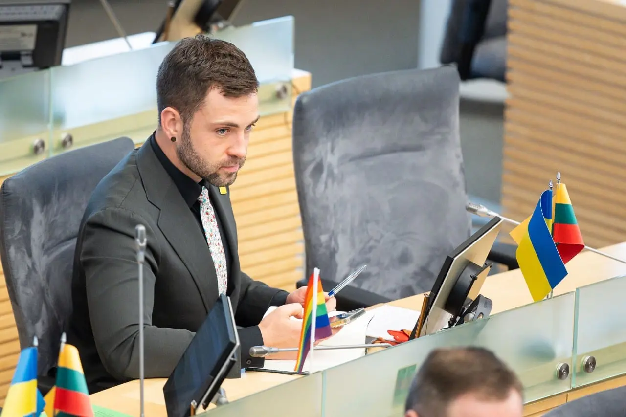 „Į laužą“ įmesti T. V. Raskevičių siūlęs vyras kaltės nepripažįsta