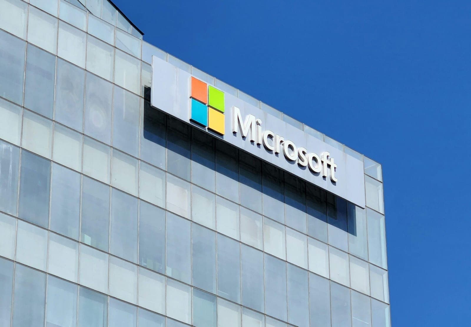 Microsoft įspėja apie pavojingą kibernetinę ataką: pažeidžiami tūkstančiai serverių visame pasaulyje