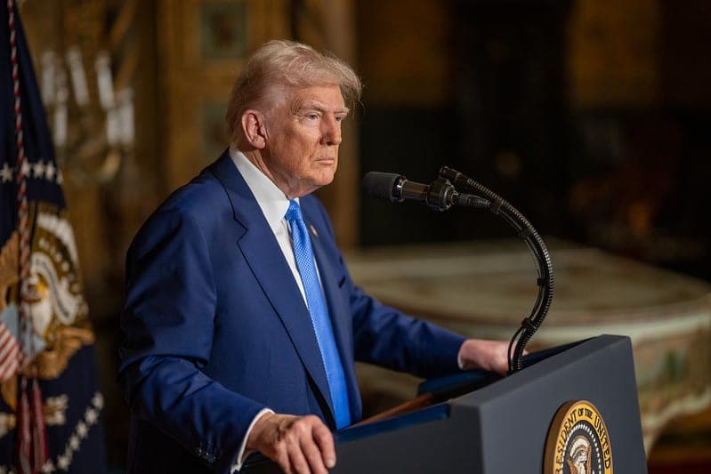 D. Trumpas „rekomenduoja“ ES taikyti 50 proc. tarifą