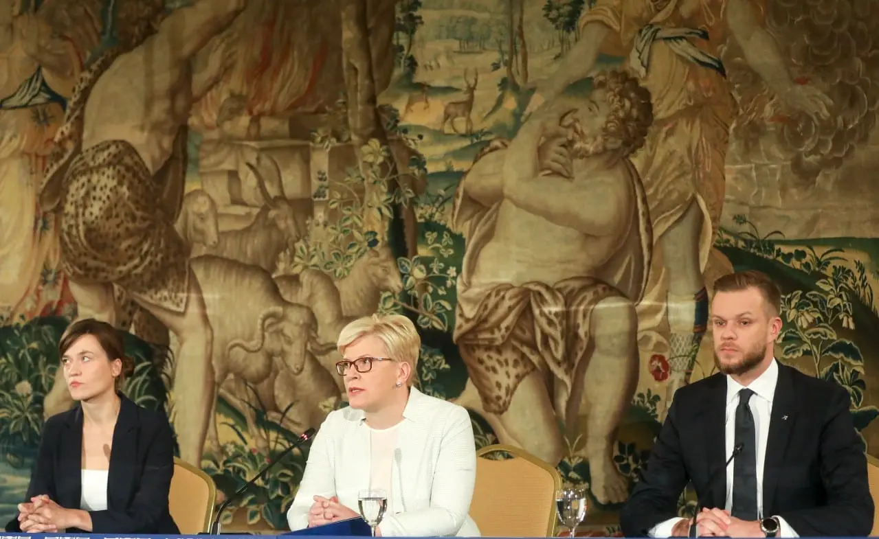Konservatorių Vyriausybės palikimas: neregėtai didėjantys mokesčiai ir skandalų virtinė
