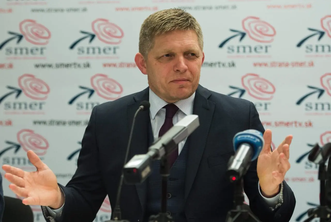 Slovakijos opozicija rengia balsavimą dėl nepasitikėjimo F. Fico kabinetu
