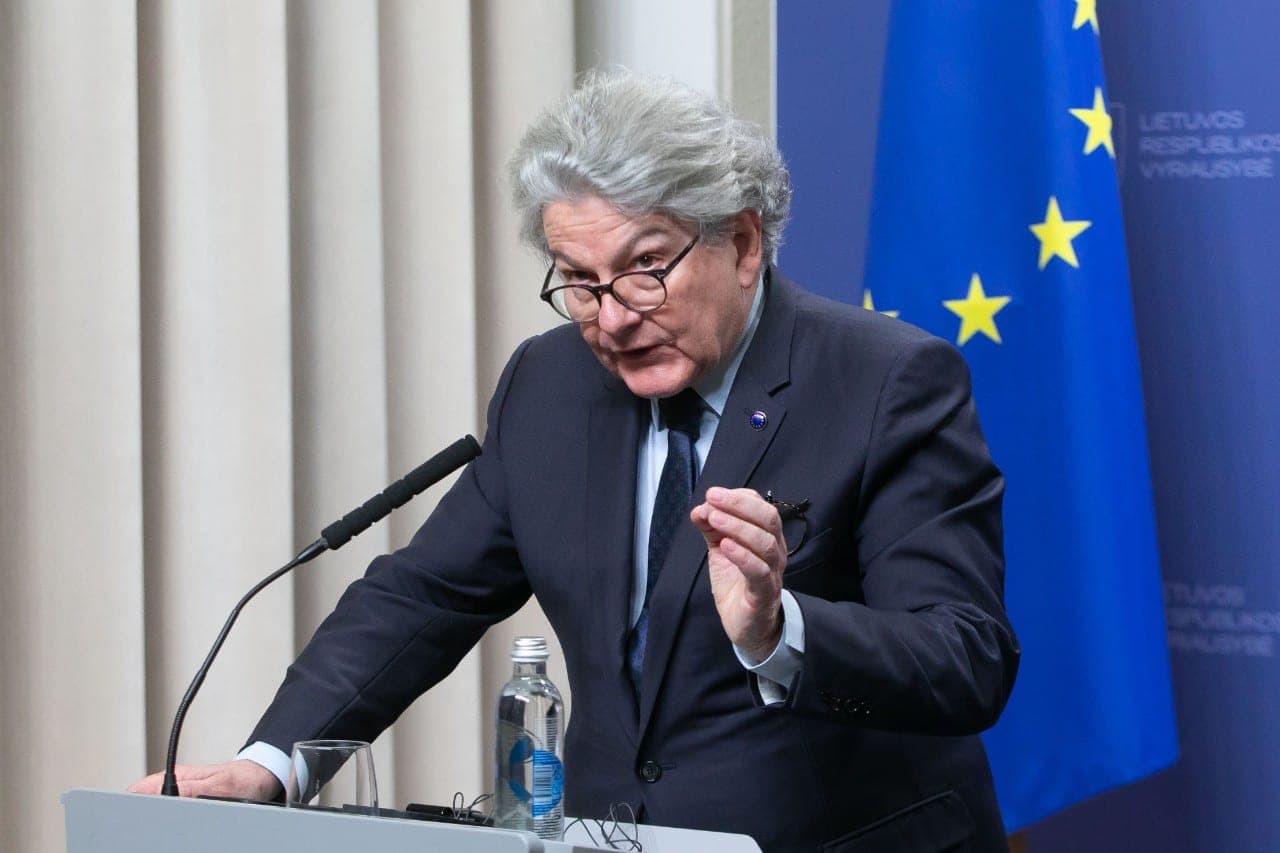 Buvęs eurokomisaras T. Bretonas fantazuoja apie Vokietijos rinkimų rezultatų anuliavimą