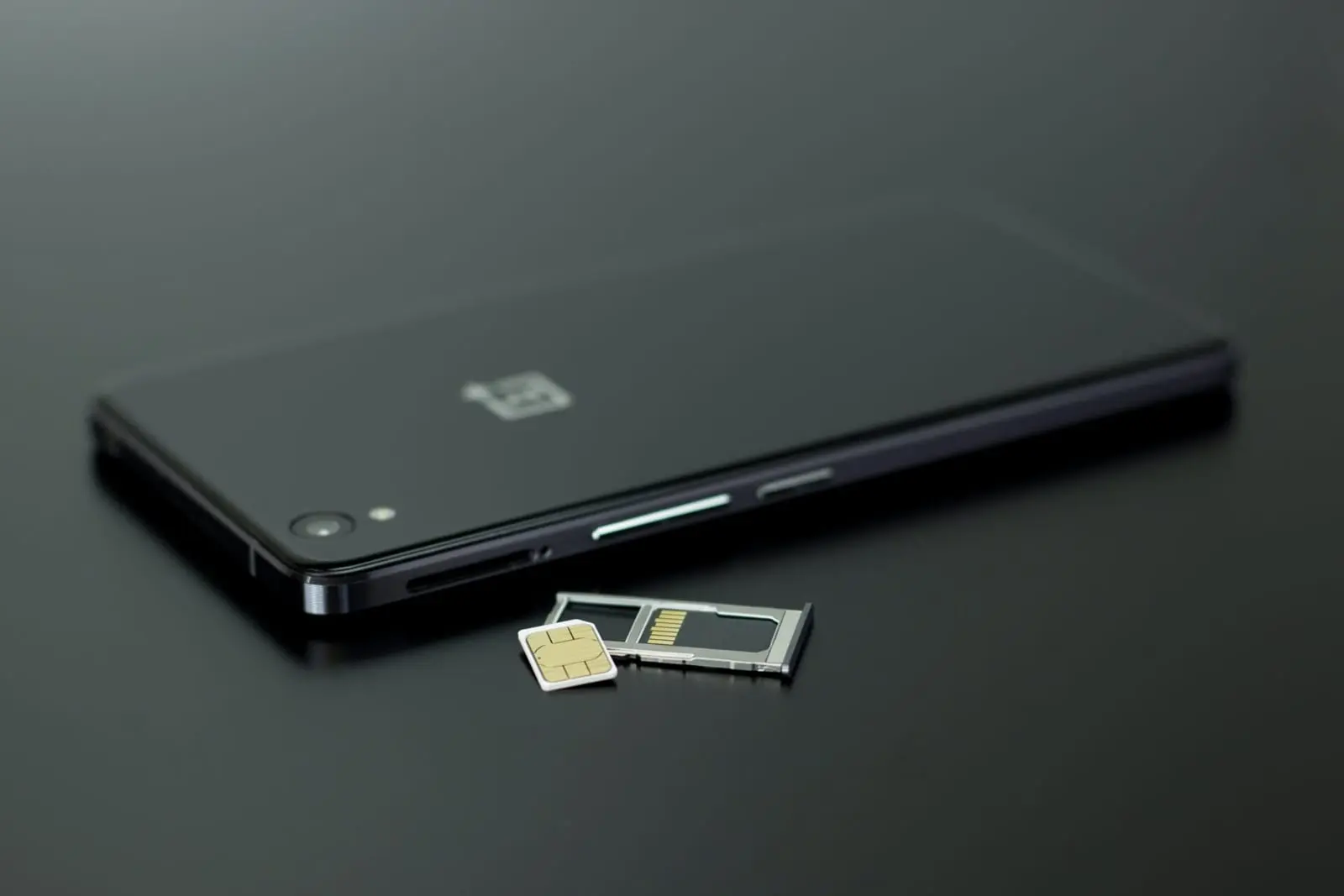 „Google Fi“ teigia, kad programišiai gavo prieigą prie klientų informacijos