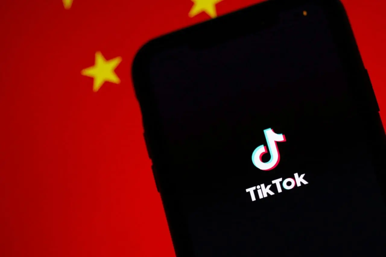„TikTok“ ieško E. Musko palaikymo: ar milijardierius išgelbės platformą JAV?