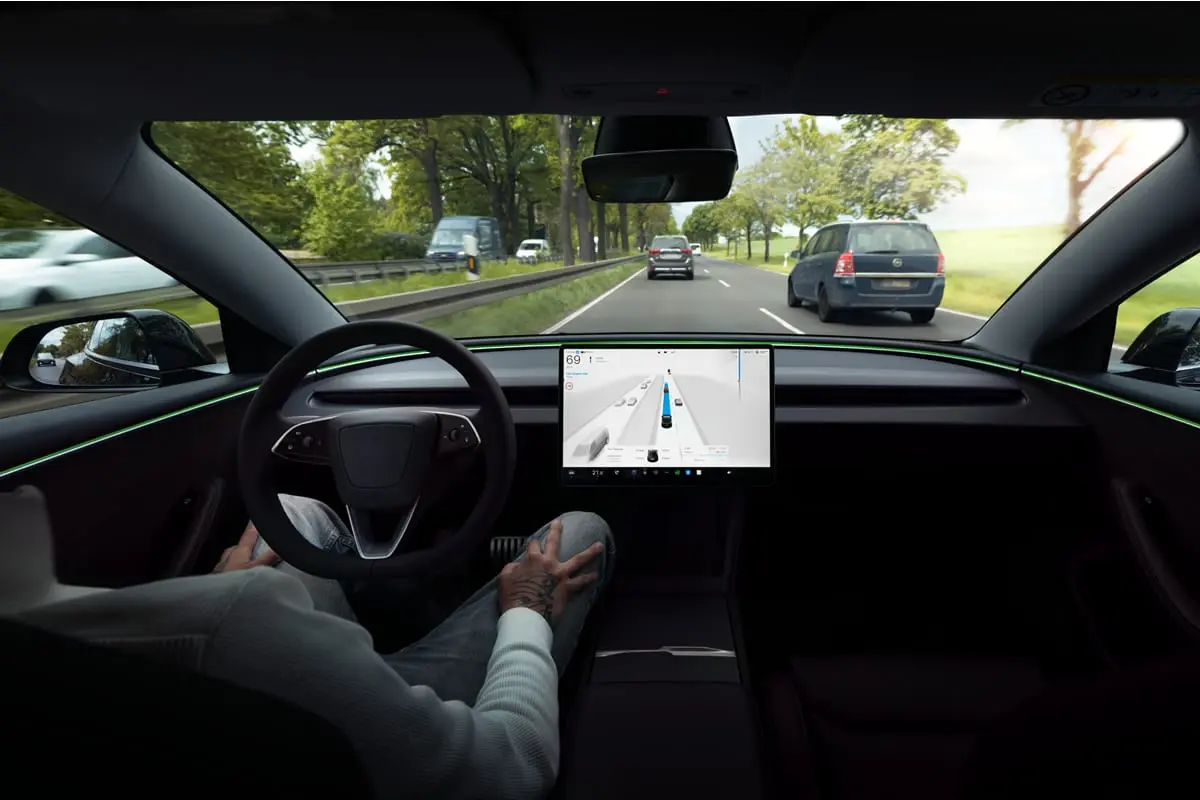 Lietuva leidžia naudoti pažangias vairavimo sistemas: dalį funkcijų automobiliai galės atlikti patys