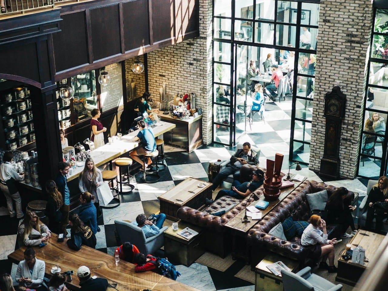 Kanadoje restoranų tinklas iš klientų pradeda imti anglies dioksido mokestį