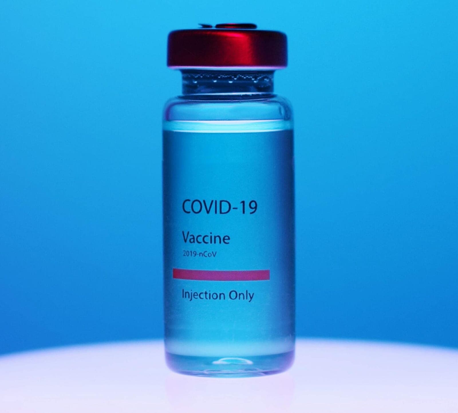 Teismas įpareigojo Lenkiją ir Rumuniją sumokėti beveik 2 mlrd. eurų „Pfizer“ už COVID vakcinas