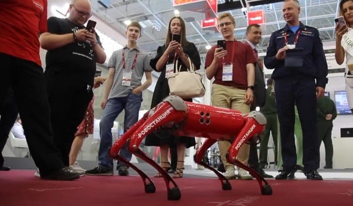 Kare – dar ir robotai: ar atsilaikytume?
