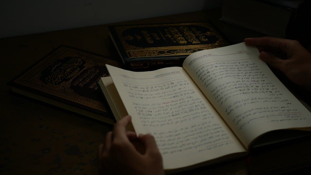 Korano deginimo vajus: dabar islamo knyga liepsnojo prie mečetės Vokietijoje