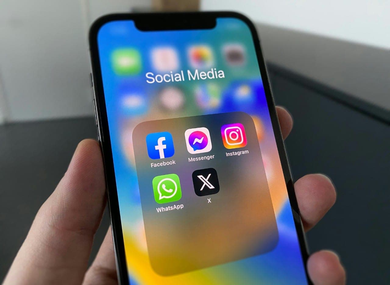 Europos pastangos užkirsti kelią vaikams naudotis socialine žiniasklaida įgauna vis didesnį pagreitį