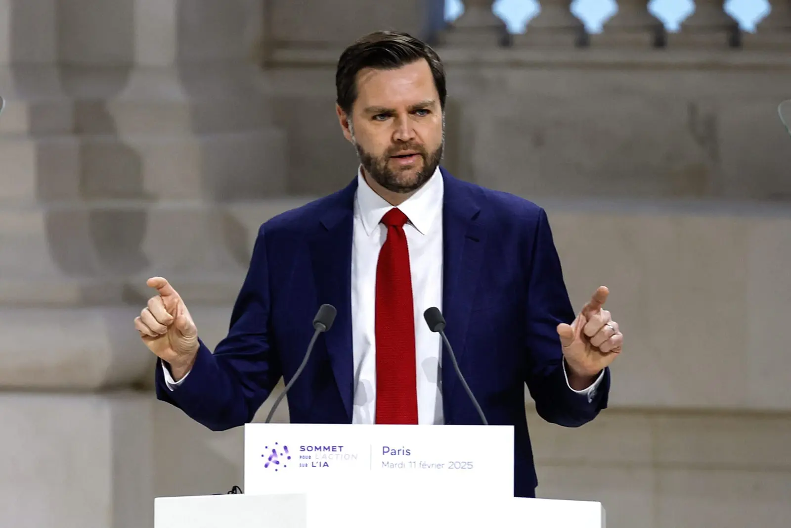 Konstitucijos ekspertas JD Vance kalbą Miunchene prilygino istorinei J. F. Kenedžio kalbai Berlyne
