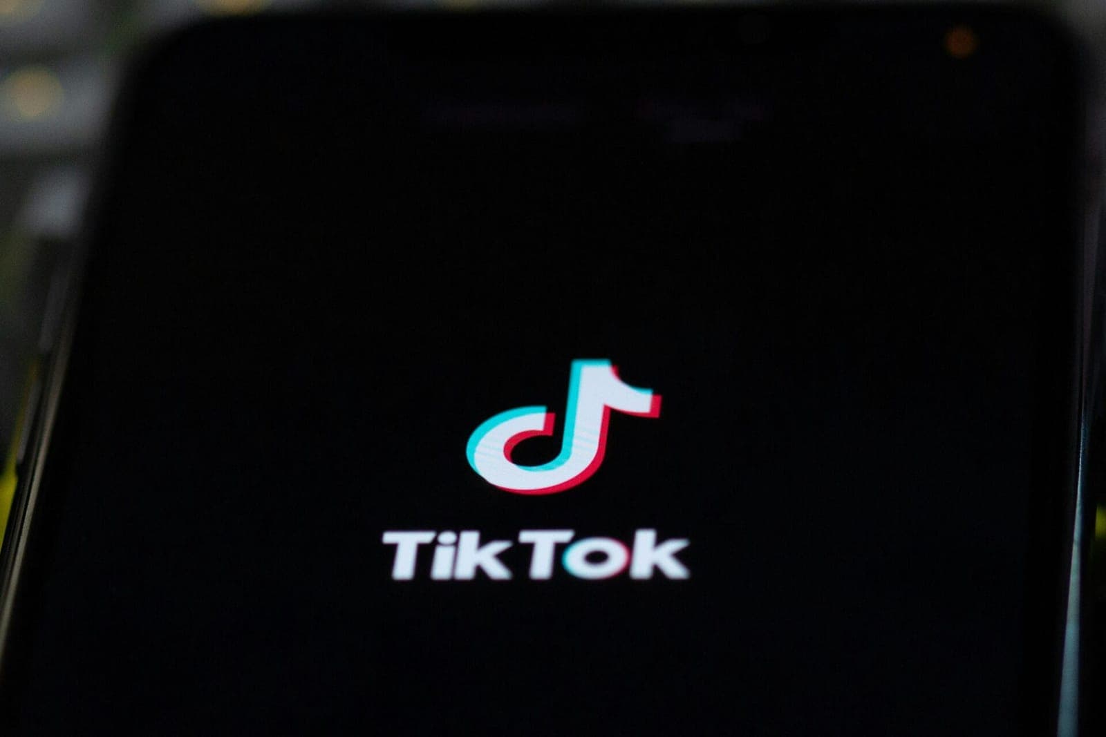 „TikTok“ platina „virusą“: vaikai dėl mados it išprotėję puola po ratais