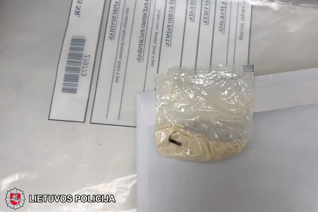 Kauno policija smogė „Telegram“ narkotikų tinklui: identifikuota 14 slaptaviečių