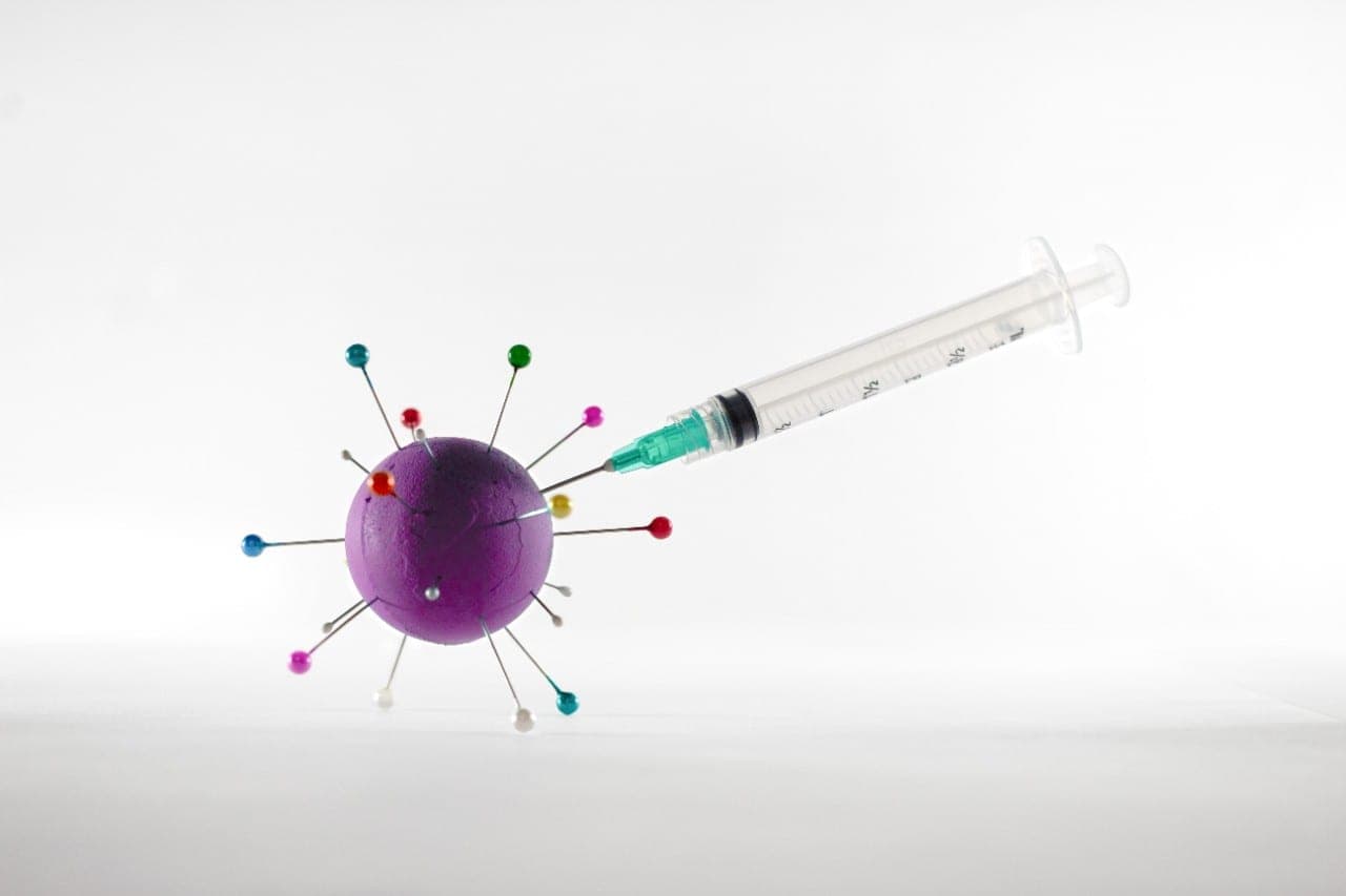 Farmacijos ateitis: vakcinos galės būti užslėptos net mūsų salotose