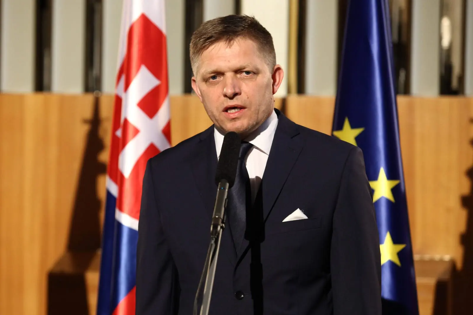 R. Fico kaltina „Politico“ melu dėl susitikimo su D. Trumpu