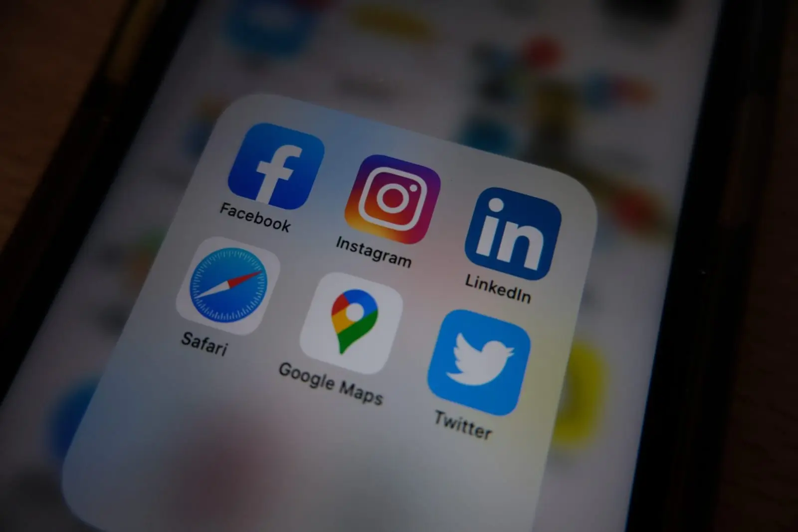 Chaosas „Twitter“ platformoje didina konkurento „Mastodon“ populiarumą