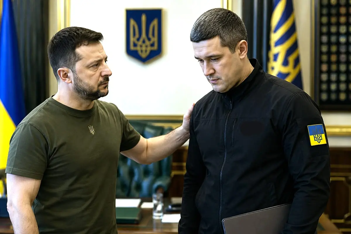 V. Zelenskis atleido vieną populiariausių ministrų: Ukrainos gynybos pertvarka neteko savo technologijų architekto