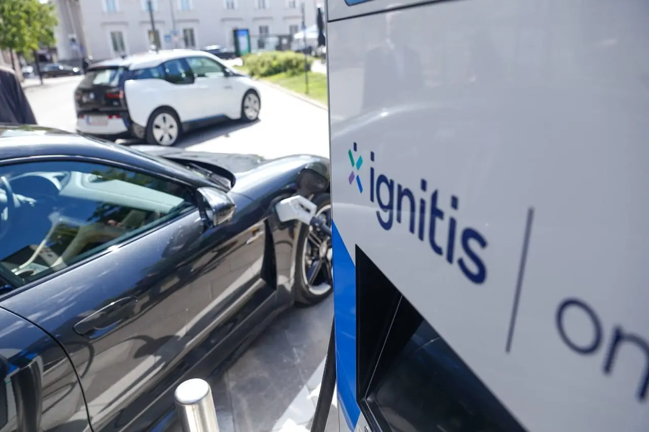 Vasaros kelionės elektromobiliu Lietuvoje: kur patogiausia važiuoti atostogoms?