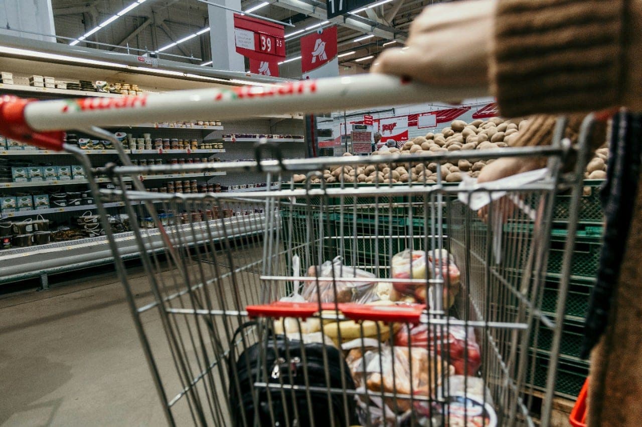 Prekybos centras uždraudė apsipirkti nepilnamečiams be tėvų palydos