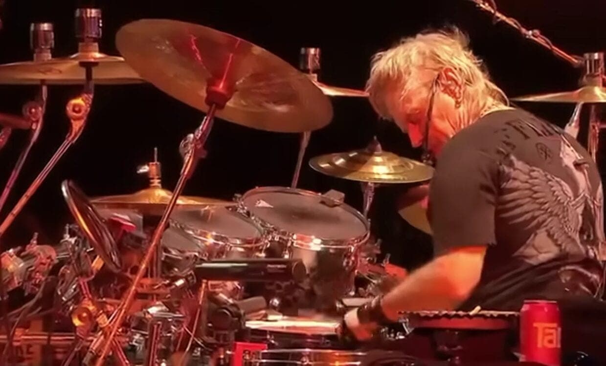 Nutilo legendinės roko grupės „ZZ Top“ būgnai: mirė Frankas Beardas