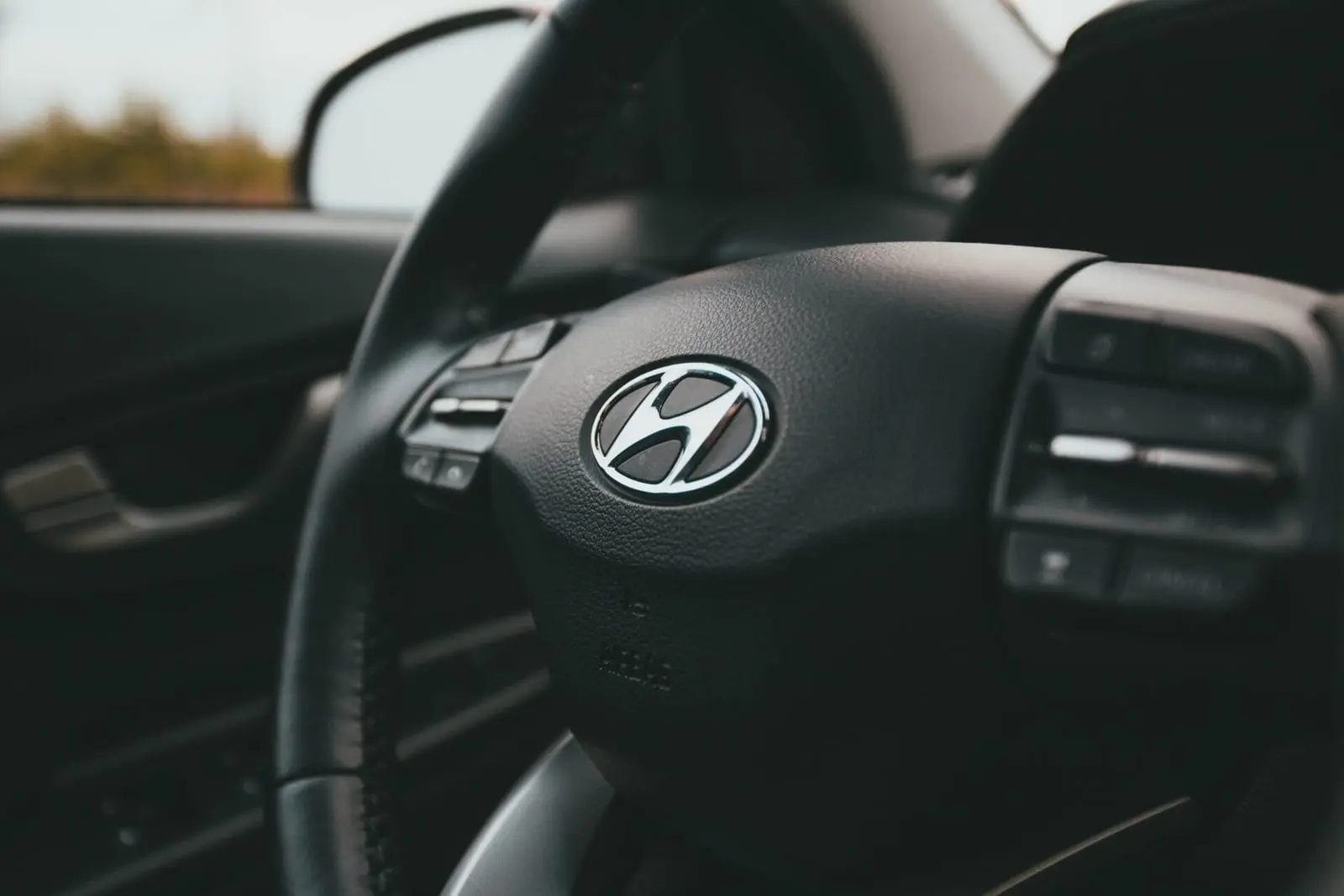 „Hyundai“ priversti iš pardavimų atsiimti per 2 milijonus automobilių