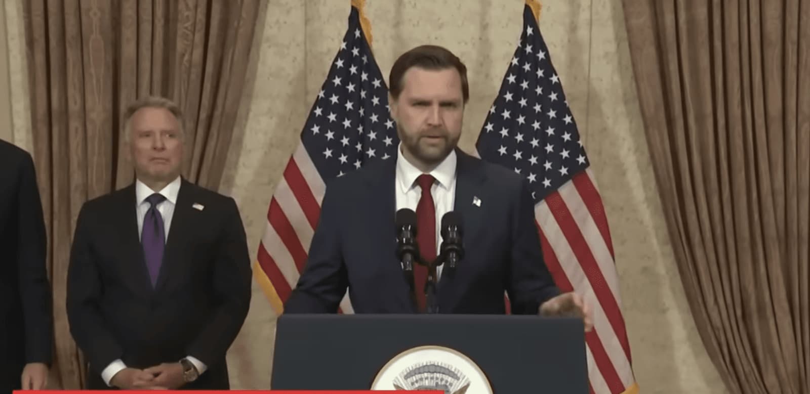 JAV ir Iranas Islamabade nesusitarė: J. D. Vance paliko derybas, pateikęs „galutinį pasiūlymą“