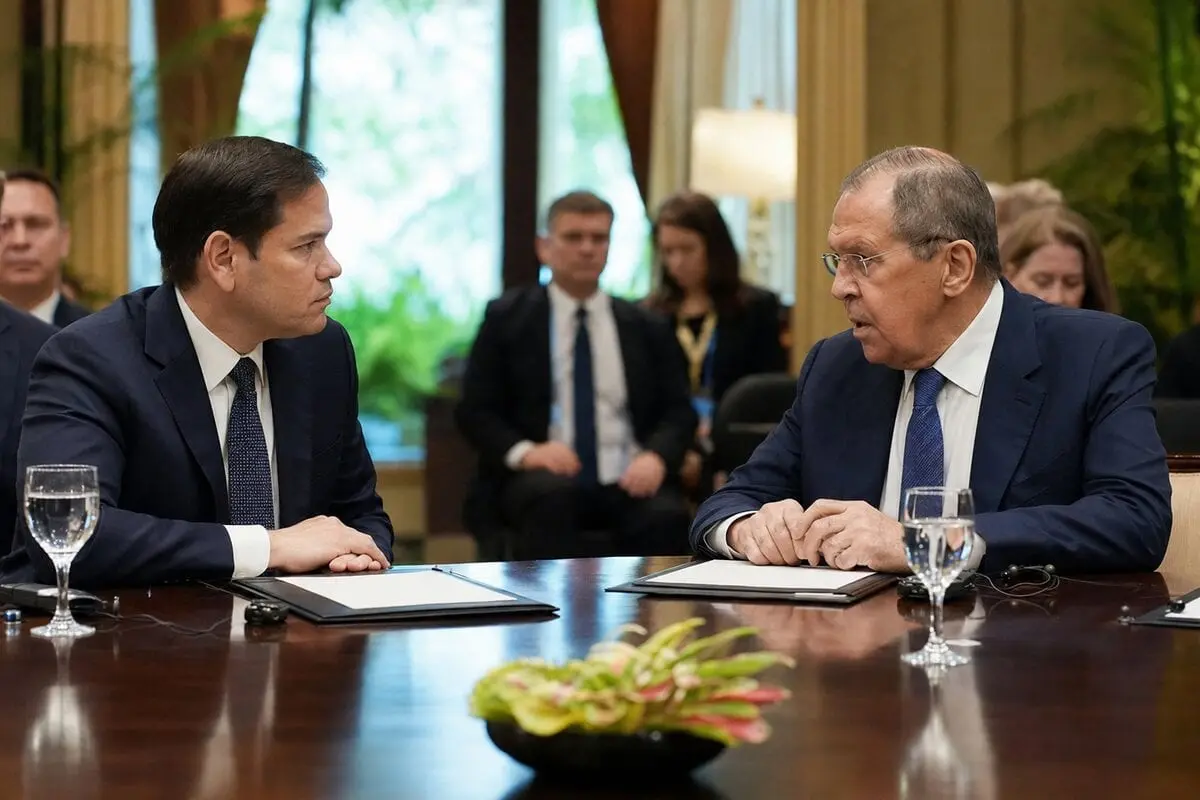 M. Rubio ir S. Lavrovas vėl sėdo prie vieno stalo: po 37 minučių pokalbio taikos proveržio nepaskelbė