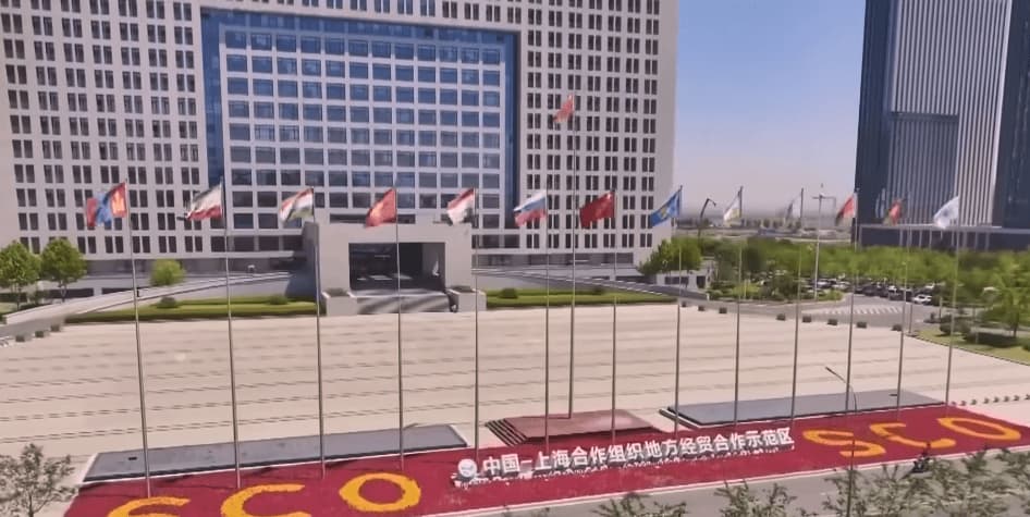 SCO scenoje Xi ir Putinas atsakomybę dėl karo Ukrainoje verčia Vakarams