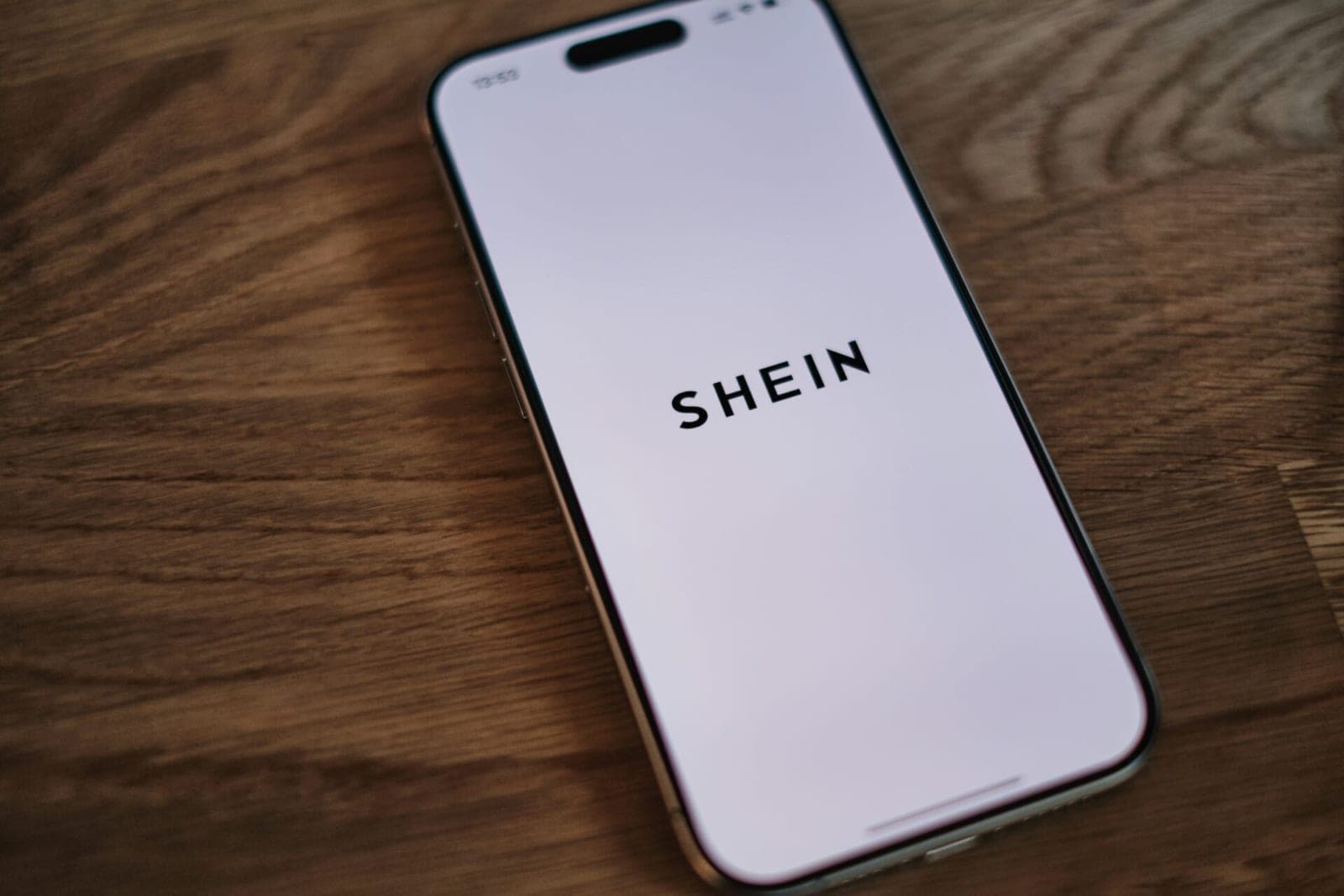 Milijoninė bauda „Shein“: ką slėpė lietuvių pamėgta parduotuvė?