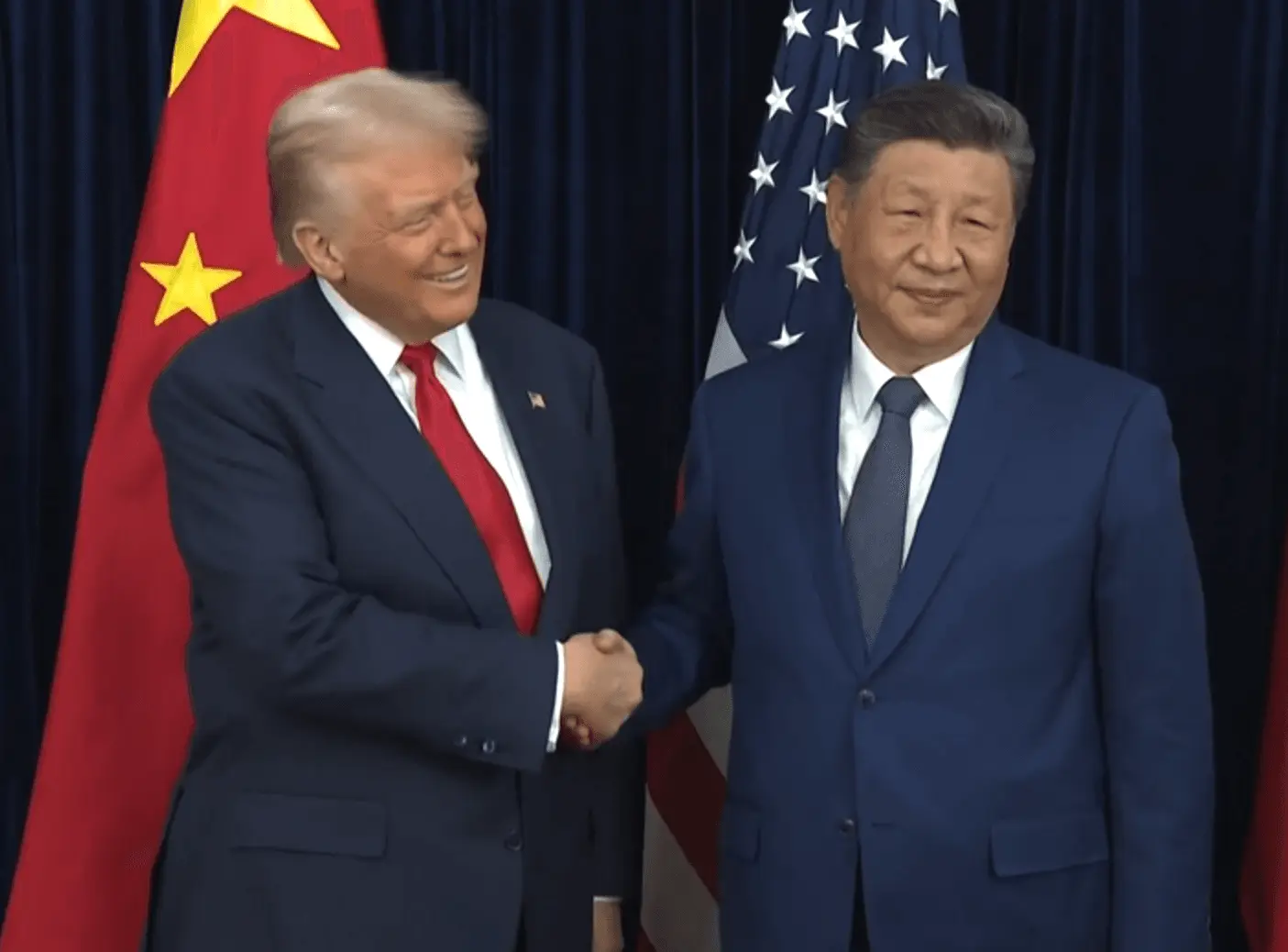 D. Trumpas po susitikimo su Xi Jinpingu sumažino muitus Kinijai