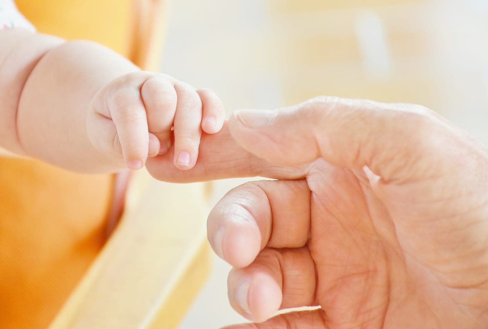 Kinija anksčiau baudė už antrą vaiką — dabar nebežino, kaip paskatinti gimdyti