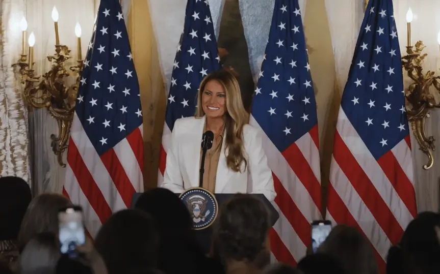 Melanijos Trump pastangos davė vaisių: aštuoni Ukrainos vaikai grįžo pas tėvus