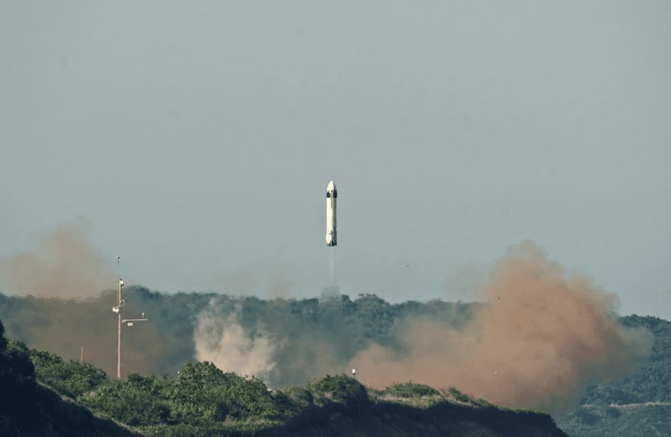 „Honda“ atliko netikėtą raketos bandymą, siekia iki 2029 m. surengti kosminį skrydį