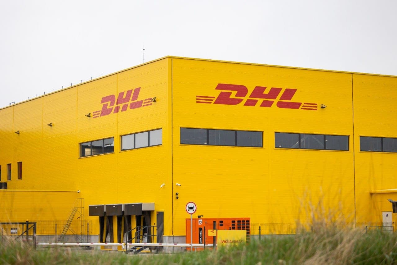 Tarptautinis tyrimas užsiliepsnojančių DHL siuntų: buvo siųstos iš Lietuvos?