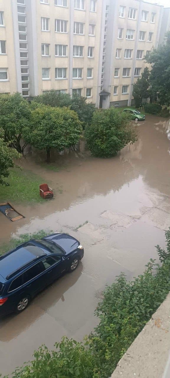 „Petrašiūnai – naujoji Venecija?“ Kauniečiai pavargo nuo nuolat skęstančio kiemo
