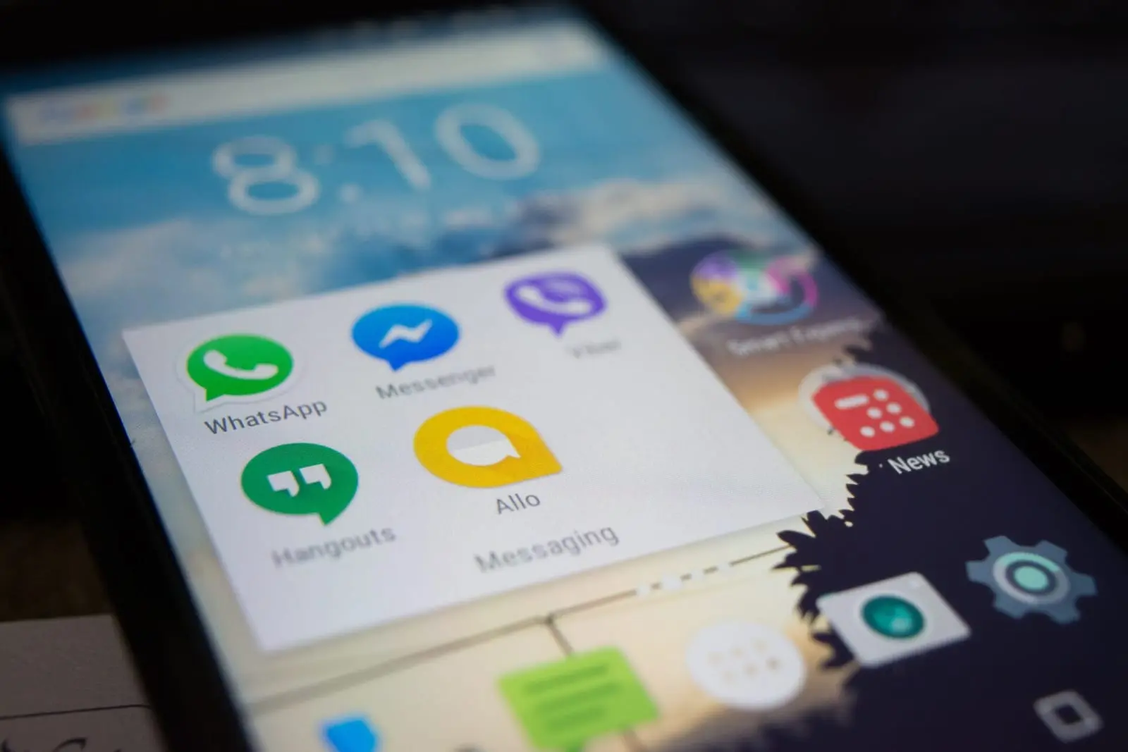 „Chat Control“ idėja žlugo: ES atsitraukė nuo plano sekti privačius susirašinėjimus