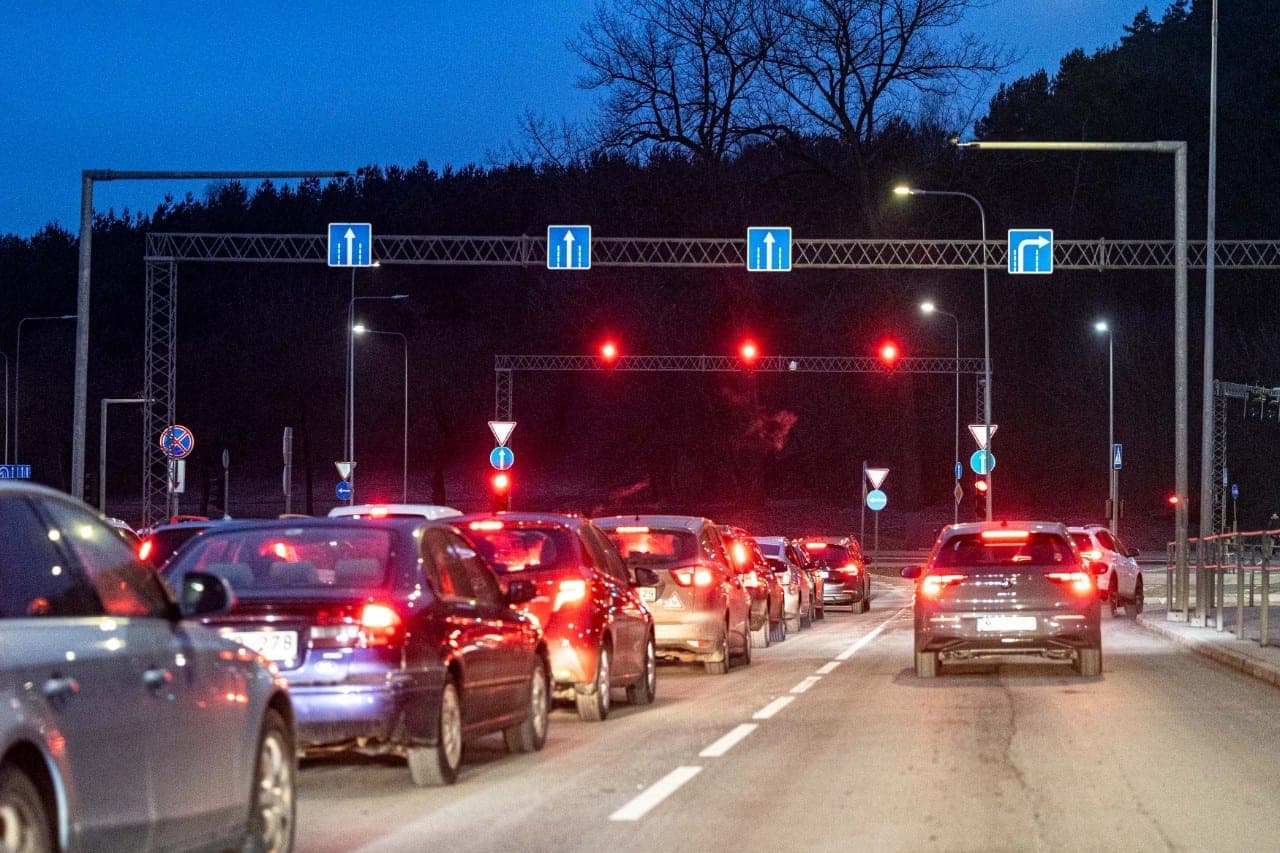 Šįryt dėl slidžių kelių Kauno apskrityje - 40 avarijų