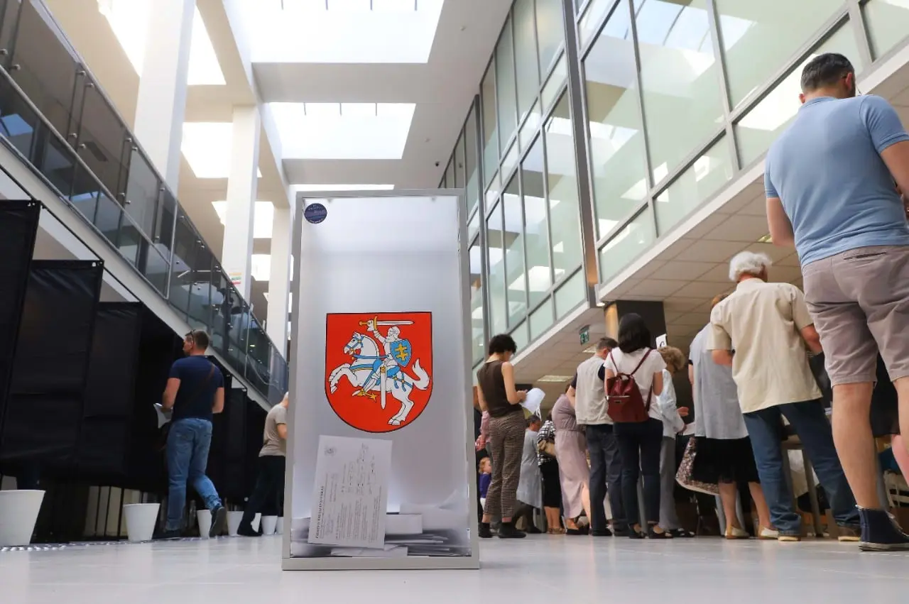 Rinkiminiai pažadai: nuo pedofilų kastracijos iki europinių pensijų