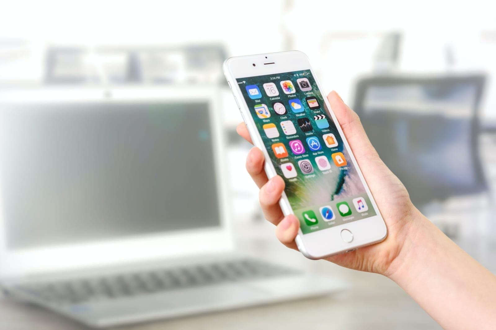 Mobilios kenkėjiškos aplikacijos naudoja pinigų skolinimo programas, kad šantažuotų aukas