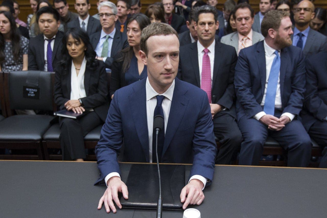 D. Trumpo ir M. Zuckerbergo sandoris: 24 mln. eurų už užbaigtą kovą?