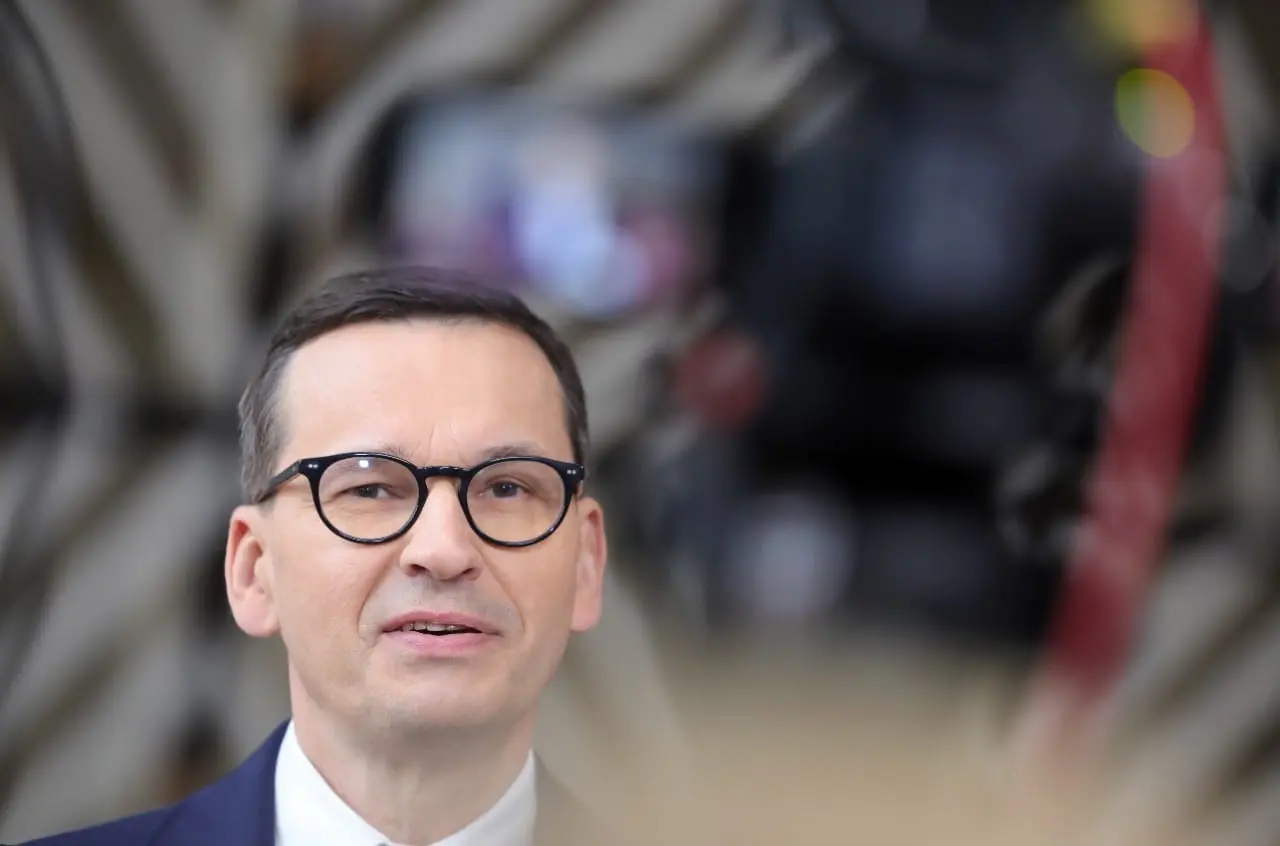 Lenkai skelbia referendumą ypač keistais klausimais: ar sutinkate eiti į pensiją nuo 67 metų?