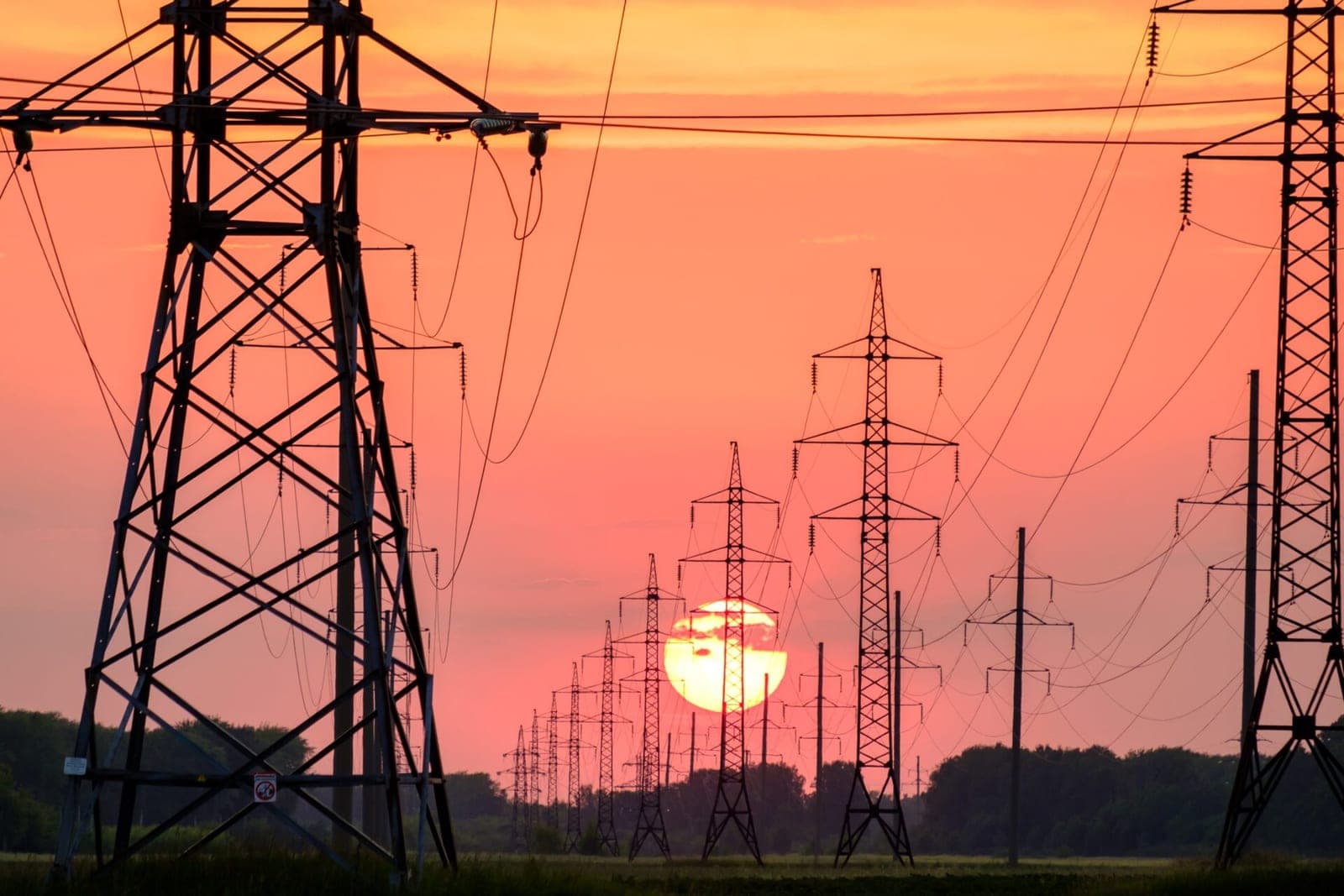 Elektros tiekėjo pasirinkimas vis dar kelia neaiškumų visuomenėje