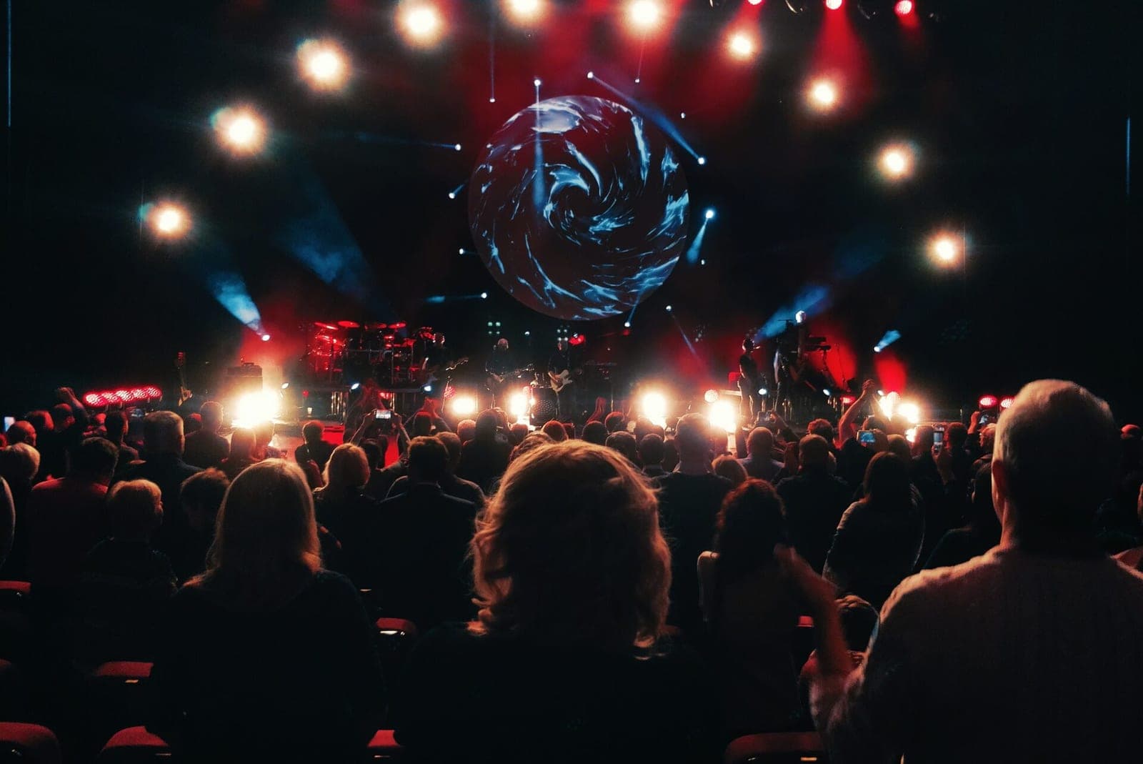 „Pink Floyd“ narys Rogeris Watersas pasidalino netradicinėmis mintimis apie karą Ukrainoje
