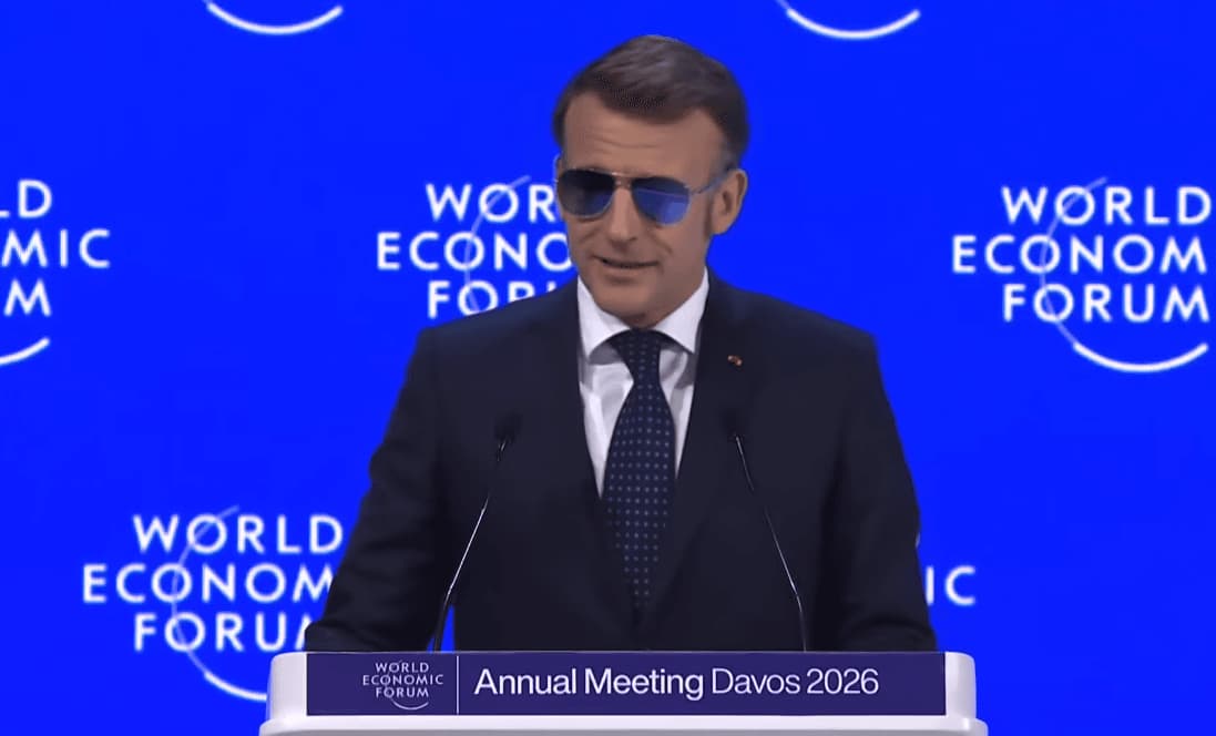 E. Macronas skubos tvarka siekia uždrausti socialinius tinklus vaikams iki 15 metų