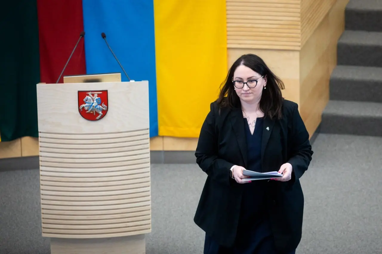Siūlymas atsisakyti nepilnamečių apsaugos nuostatos ir leisti vaikams pasakoti apie homoseksualų ryšius Seime buvo atmestas